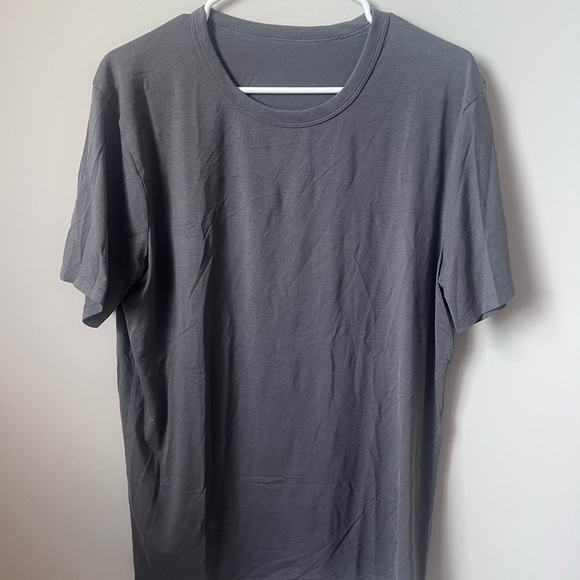 LULULEMON Classic Gray Men's T-Shirt - Picture 1 of 3